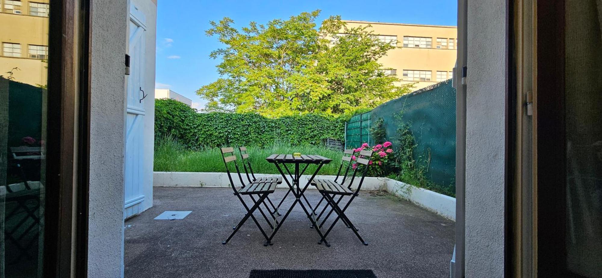 Charmante Maison Avec Jardin Sans Vis-A-Vis Saint-Fons Екстер'єр фото